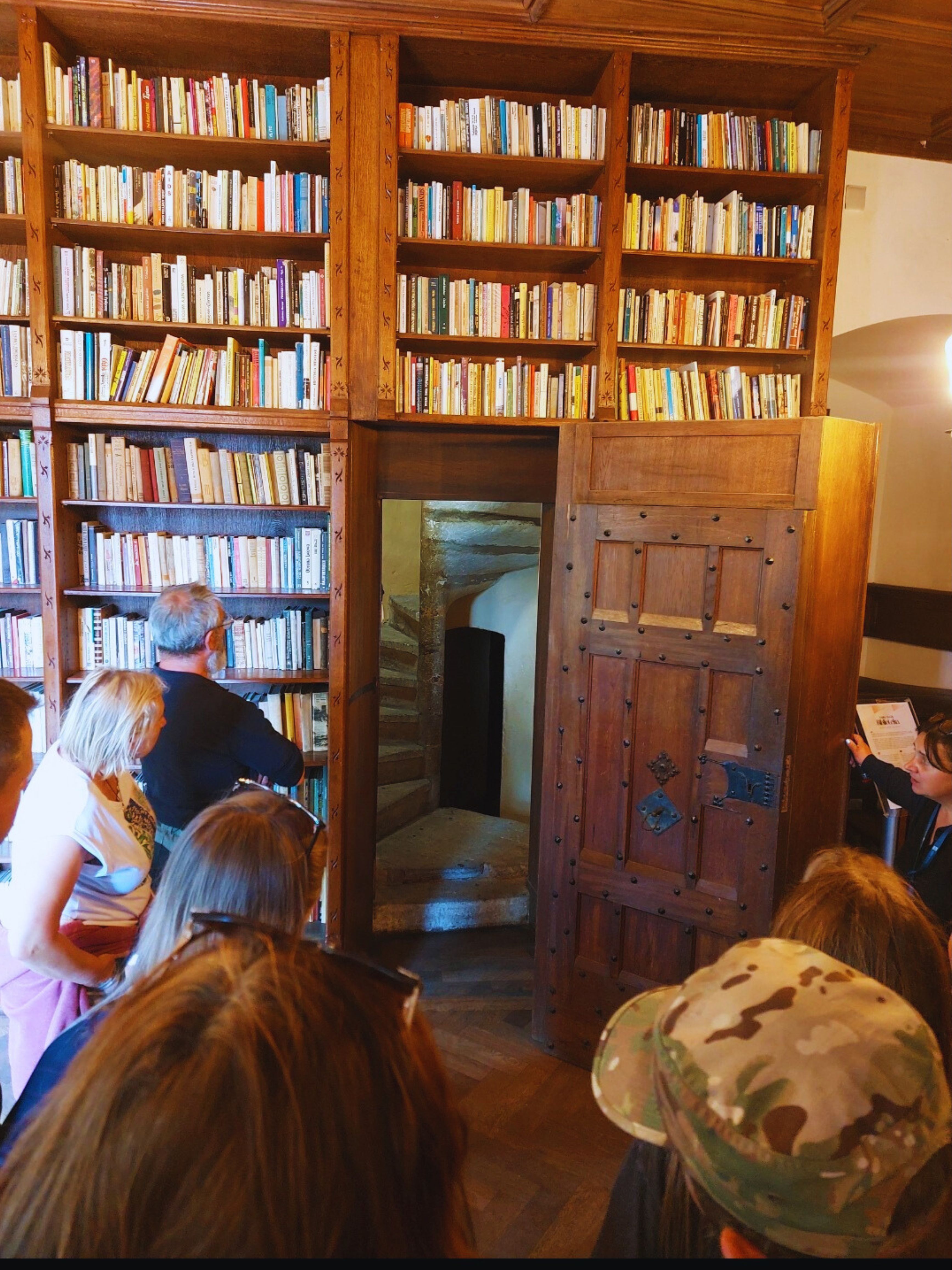 Tajne przejście ukryte w Sali Bibliotecznej - Zamek Czocha